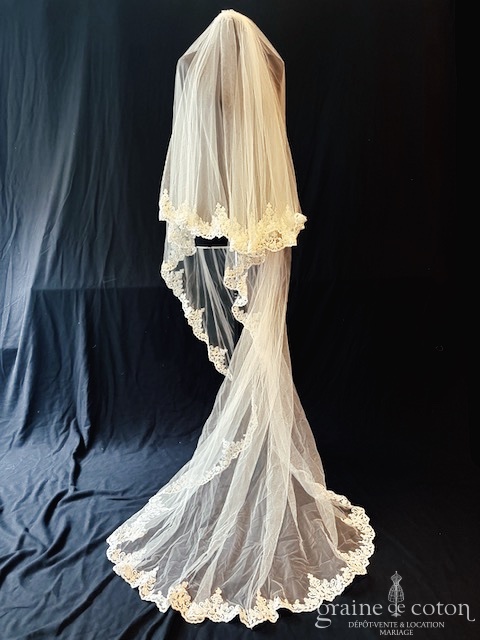 Bianco Evento - Voile long de 220 cm en tulle ivoire bordé de dentelle perlée - robe de mariée