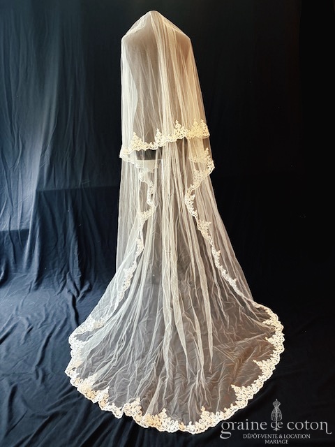 Bianco Evento - Voile long de 220 cm en tulle ivoire bordé de dentelle perlée - robe de mariée