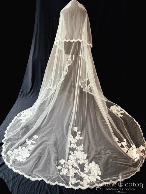 Pronovias - Voile long de 300 cm en tulle ivoire clair bordé de guipure - robe de mariée