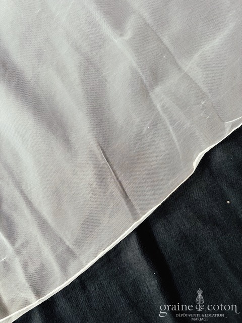 Marie Laporte - Voile long de 250 cm en tulle surjet&eacute; fluide ivoire - Accessoires de mari&eacute;e - Graine de coton - Dépôt-vente et location de robes de mariée