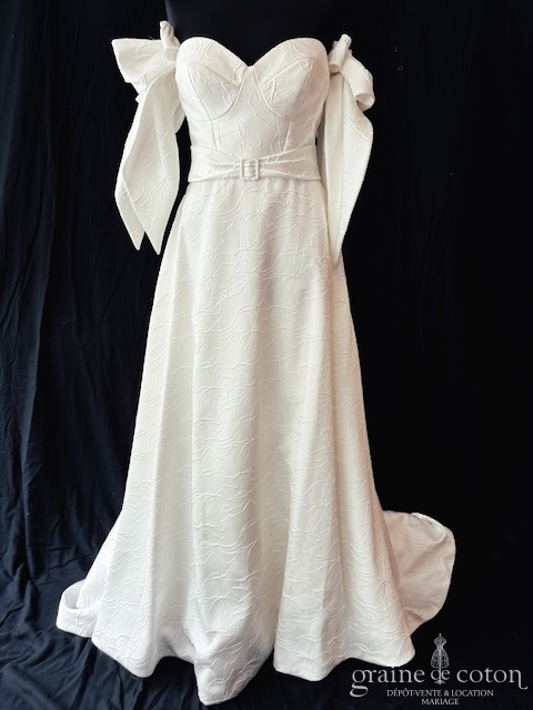 Nicole Milano - Deva - Robes de mari&eacute;e - Graine de coton - Dépôt-vente et location de robes de mariée