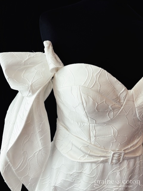 Nicole Milano - Deva - Robes de mari&eacute;e - Graine de coton - Dépôt-vente et location de robes de mariée