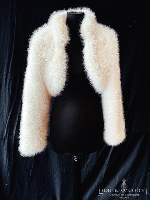 Alex Bridal pour Etsy - Manteau bol&eacute;ro en fausse fourrure ivoire - Accessoires de mari&eacute;e - Graine de coton - Dépôt-vente et location de robes de mariée