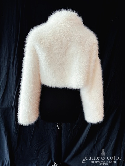 Alex Bridal pour Etsy - Manteau bol&eacute;ro en fausse fourrure ivoire - Accessoires de mari&eacute;e - Graine de coton - Dépôt-vente et location de robes de mariée