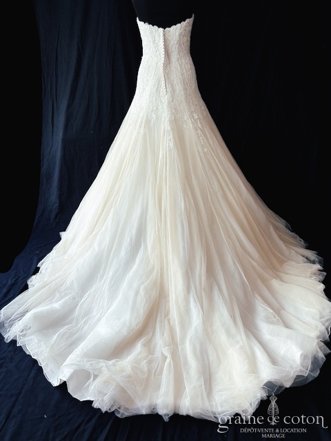 Réf. 6807 - Nicole Milano - Robe princesse bustier perl&eacute;e en tulle nude et ivoire - Robes de mari&eacute;e - Graine de coton - Dépôt-vente et location de robes de mariée à Paris
