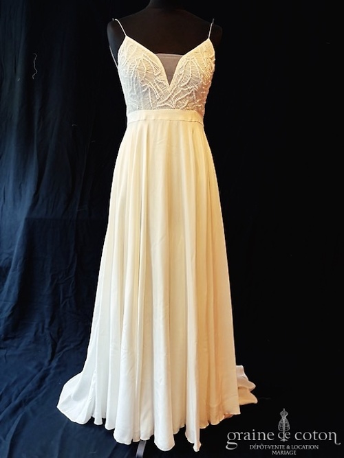 Réf. 6854 - Caroline Takvorian - Cr&eacute;ation en dentelle perl&eacute;e et faille de soie - Robes de mari&eacute;e - Graine de coton - Dépôt-vente et location de robes de mariée à Paris