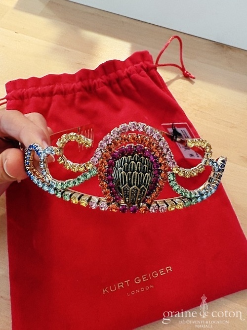 Réf. 6856 - Kurt Geiger - Diad&egrave;me &agrave; strass color&eacute;s et armature dor&eacute;e - Accessoires de mari&eacute;e - Graine de coton - Dépôt-vente et location de robes de mariée à Paris