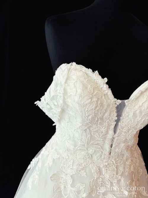Réf. 6864 - La Sposa pour Pronovias - Lovely - Robes de mari&eacute;e - Graine de coton - Dépôt-vente et location de robes de mariée à Paris