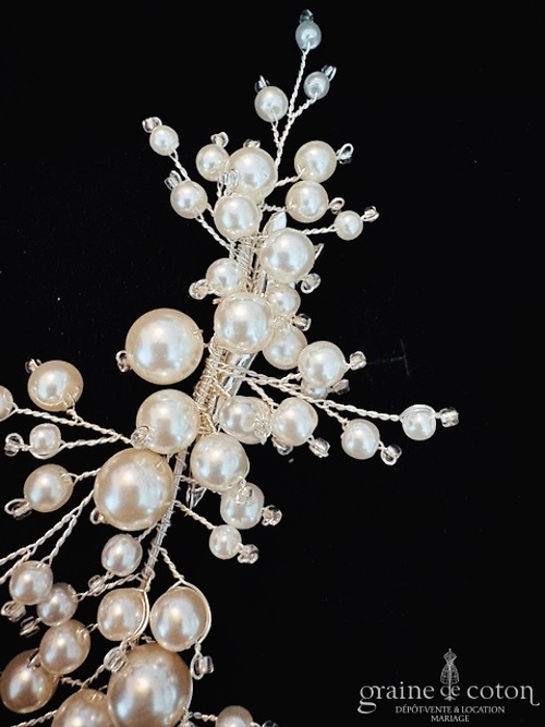 Réf. 6872 - Athena - Pinces avec perles nacr&eacute;es armature argent&eacute;e - Accessoires de mari&eacute;e - Graine de coton - Dépôt-vente et location de robes de mariée à Paris