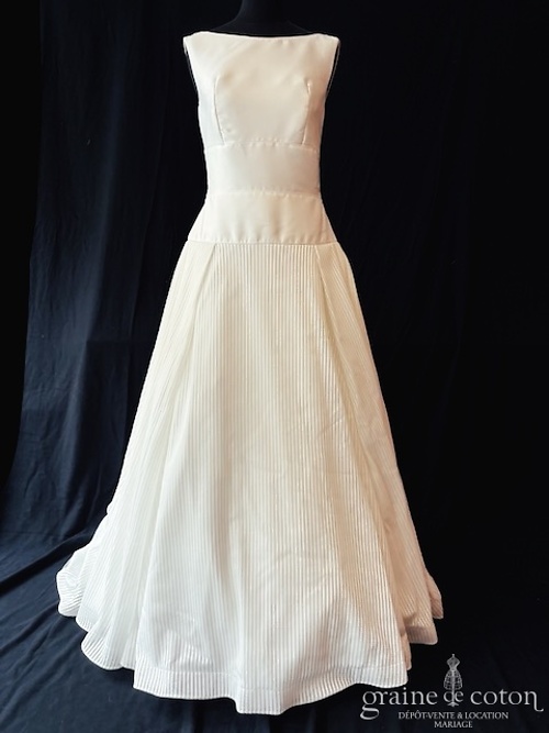 Réf. 6879 - Pronovias - Gallia - Robes de mari&eacute;e - Graine de coton - Dépôt-vente et location de robes de mariée à Paris