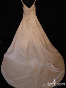 Création italienne - Robe en satin, dentelle et tulle ivoire