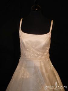 Création italienne - Robe en satin, dentelle et tulle ivoire