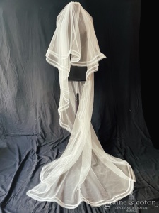 Cymbeline - Voile long de 250 cm en tulle ivoire clair fluide et bords volutes