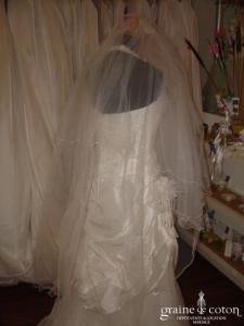 Voile mi long ivoire avec petites perles nacrées