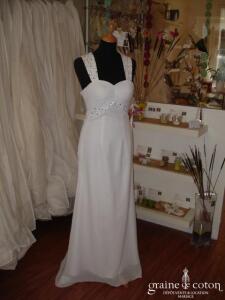 Robe une pièce fluide blanche