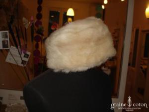 Pronuptia - Toque en fausse fourrure champagne