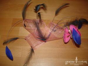 Création Alexia de Paris - Bibi en abaca, papillon et plumes rose et bleu