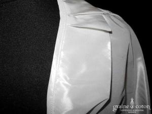 Rembo Styling - Boléro court en taffetas ivoire clair, manches 3/4