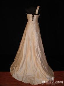 Mariées de Paris - Robe deux pièces en soie sauvage ivoire avec guipure de dentelle