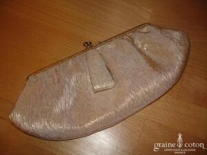 Petite pochette main dorée