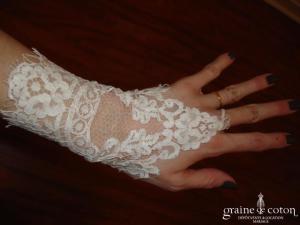 Mitaines courtes en dentelle ivoire