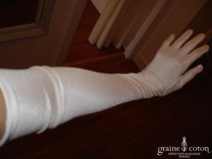 Gants longs en satin mat blanc