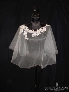 Monique Germain - Étole en tulle et dentelle
