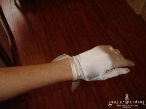 Gants courts en satin ivoire