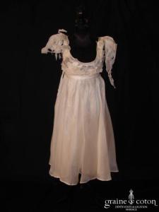 Monique Germain - Robe courte empire en organza de soie et bretelles