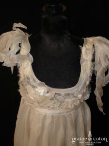 Monique Germain - Robe courte empire en organza de soie et bretelles