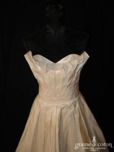 Monique Germain - Robe courte en soie plissée