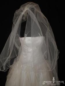 Voile long de 4,50 mètres ivoire surjeté avec perles nacrées