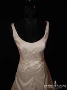 Béatrice Créations - Robe taille empire en soie sauvage ivoire