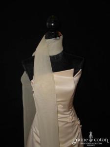 Pronuptia - Étole en organza champagne