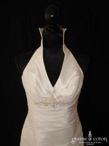 Marylise - Robe une pièce en taffetas ivoire avec tour de cou