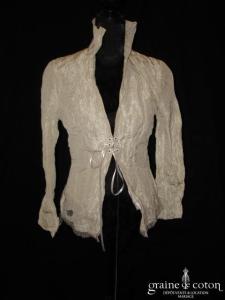 Harriet de Prag pour Cymbeline - Veste en taffetas froissé et guipure de dentelle beige