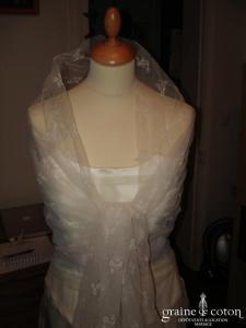 Étole en tulle