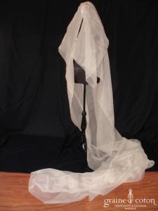 Création - Voile long de 3 mètres en organza de soie ivoire