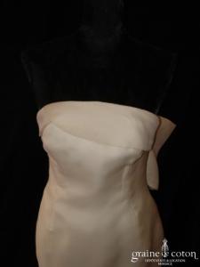 Création - Robe une pièce en gazar ivoire avec gros noeud dans le dos