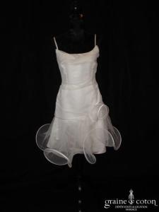 Suzanne Ermann - Robe courte à volutes en satin et tulle ivoire clair