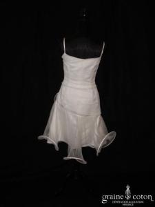 Suzanne Ermann - Robe courte à volutes en satin et tulle ivoire clair