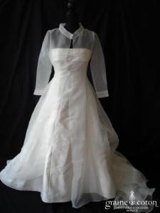 Manuel Mota pour Pronovias - Manteau Sénégal