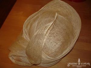 Chapeau en sisal écru avec noeud drapé