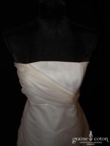 Courman - Robe taille empire drapée en organza de soie ivoire