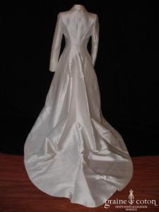 Harriet de Prag - Manteau long ivoire en mikado de soie