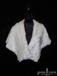 Étole en fausse fourrure ivoire