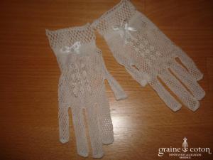 Gants courts fillette en filet extensible et perles