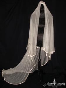 Voile de 3 mètres en tulle de soie ivoire, bordé d'un biais de satin