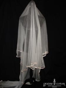 Voile de 3 mètres en tulle de soie ivoire, bordé d'un biais de satin