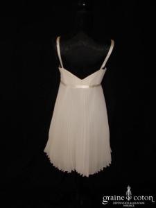 Robe courte ivoire clair en mousseline plissée